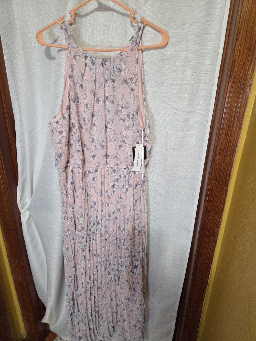 Sandra Darren Women's Sleeveless Halter Floral Print Chiffon Maxi Dres
